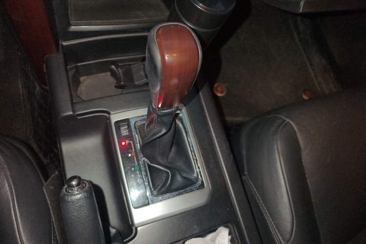 Used Toyota Prado 2014 4.0L Automatic VX NAVI Gear Lever
