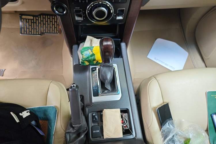 Used Toyota Prado 2014 4.0L Automatic VX NAVI Gear Lever