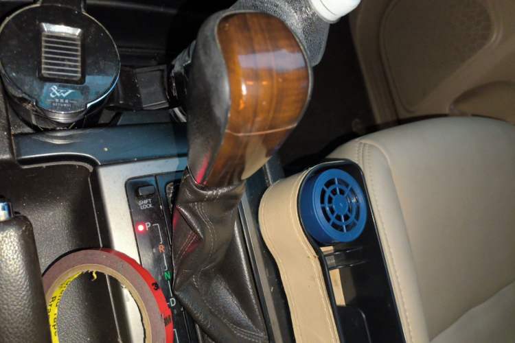 Used Toyota Prado 2014 2.7L Automatic Luxury Edition Gear Lever