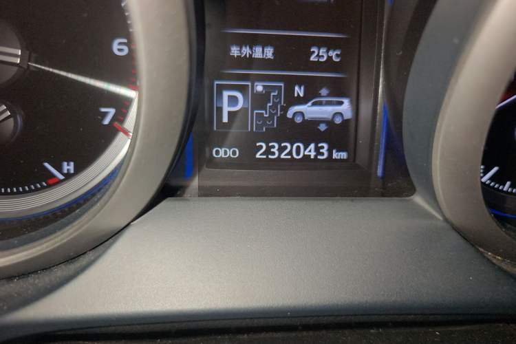Used Toyota Prado 2014 4.0L Automatic VX NAVI Odometer Close Up