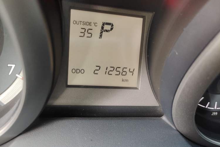Used Toyota Prado 2014 4.0L Automatic TX Odometer Close Up