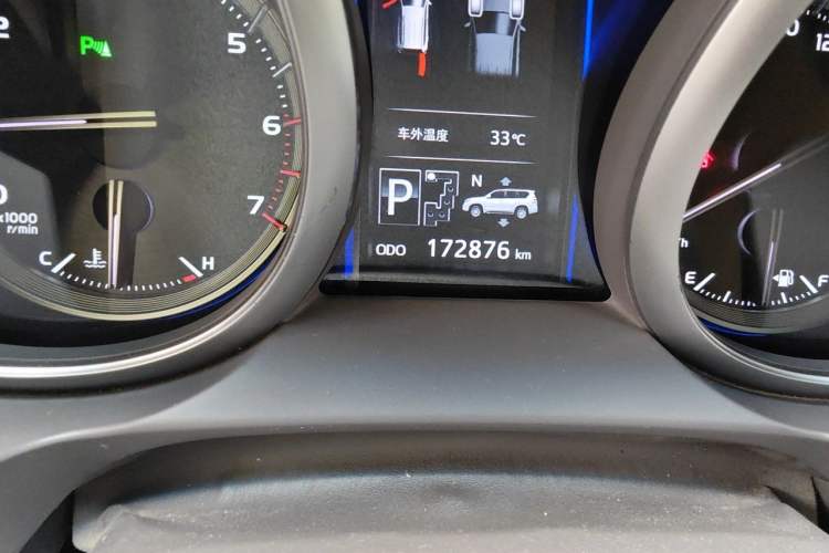 Used Toyota Prado 2014 4.0L Automatic VX NAVI Odometer Close Up