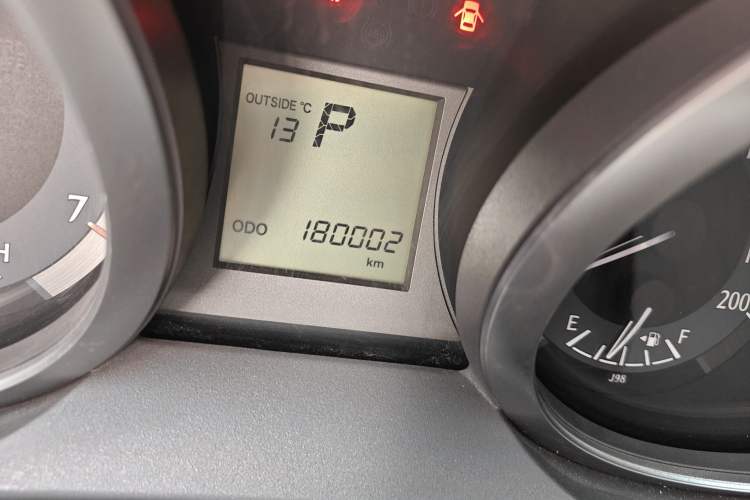 Used Toyota Prado 2014 2.7L Automatic Luxury Edition Odometer Close Up