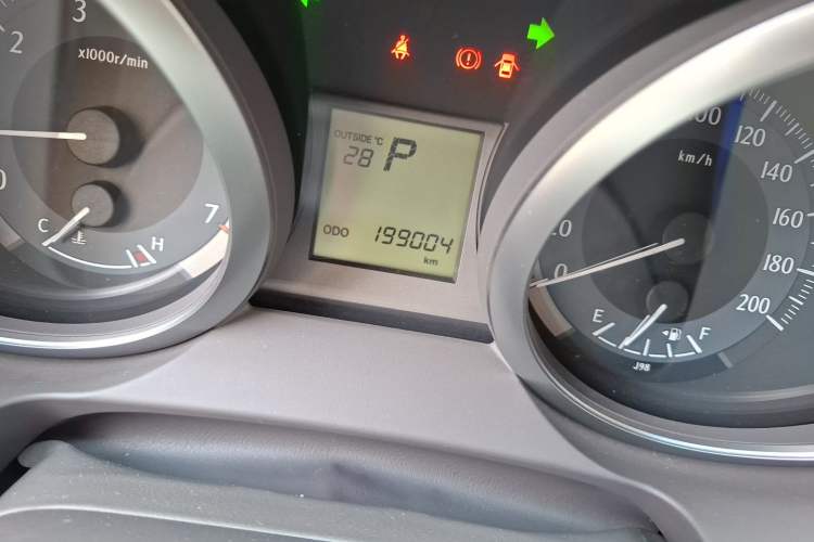 Used Toyota Prado 2014 2.7L Middle East Version Parallel Import Odometer Close Up
