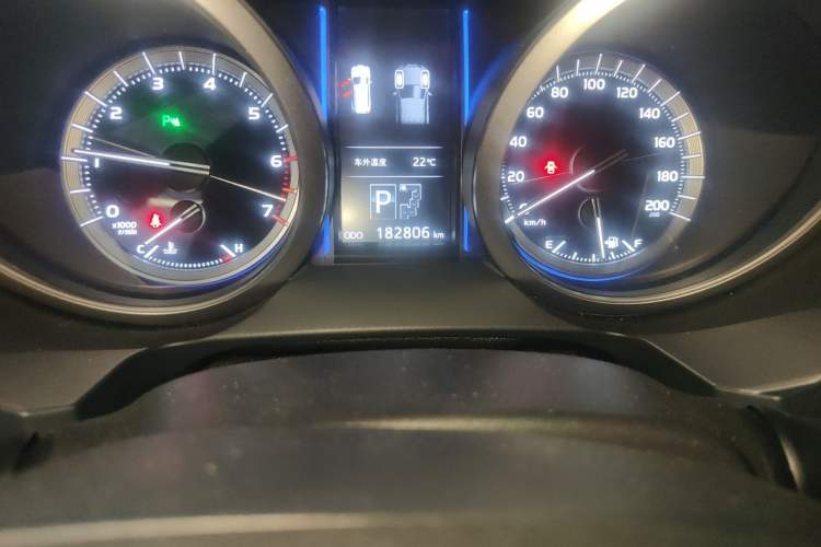 Used Toyota Prado 2014 4.0L Automatic TX-L Odometer Close Up