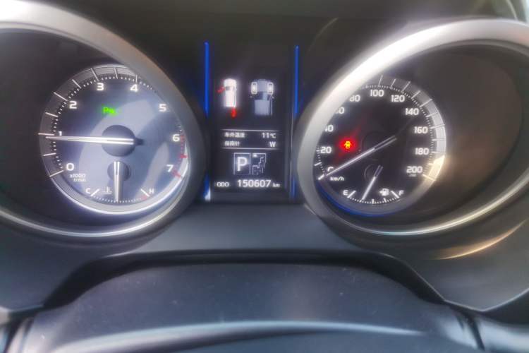 Used Toyota Prado 2014 4.0L Automatic TX-L NAVI Odometer Close Up