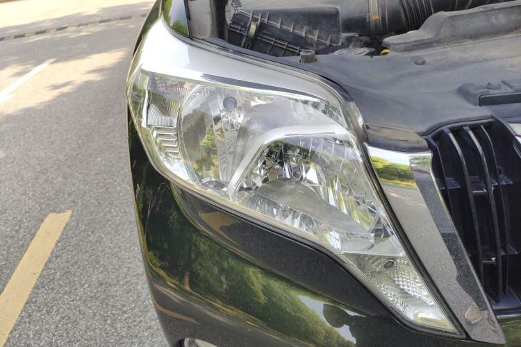 Used Toyota Prado 2014 4.0L Automatic TX Right Front Headlight