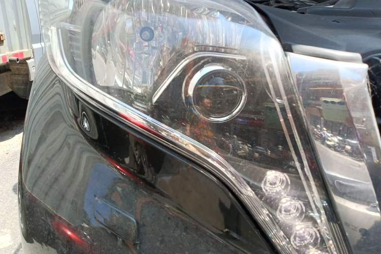 Used Toyota Prado  Right Front Headlight
