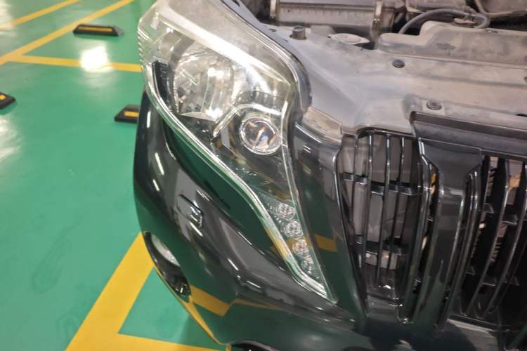 Used Toyota Prado  Right Front Headlight