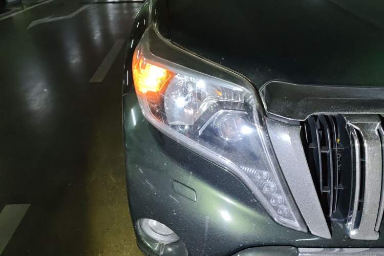 Used Toyota Prado 2014 2.7L Middle East Version Parallel Import Right Front Headlight