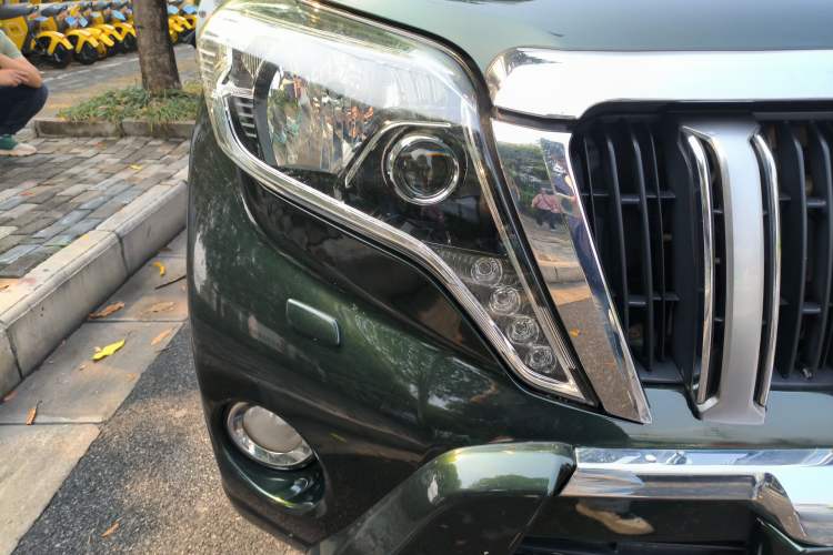 Used Toyota Prado 2014 2.7L Automatic Luxury Edition Right Front Headlight