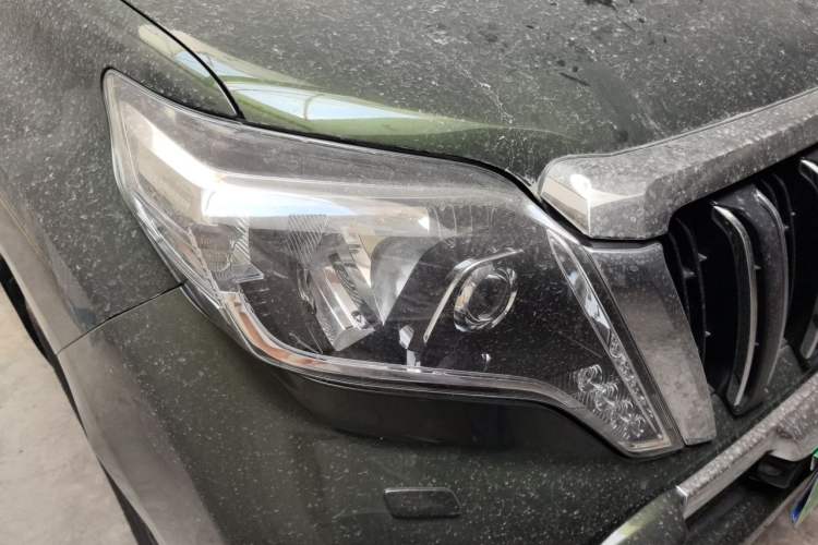 Used Toyota Prado 2014 2700 TX 7-Seater Middle East Version Right Front Headlight