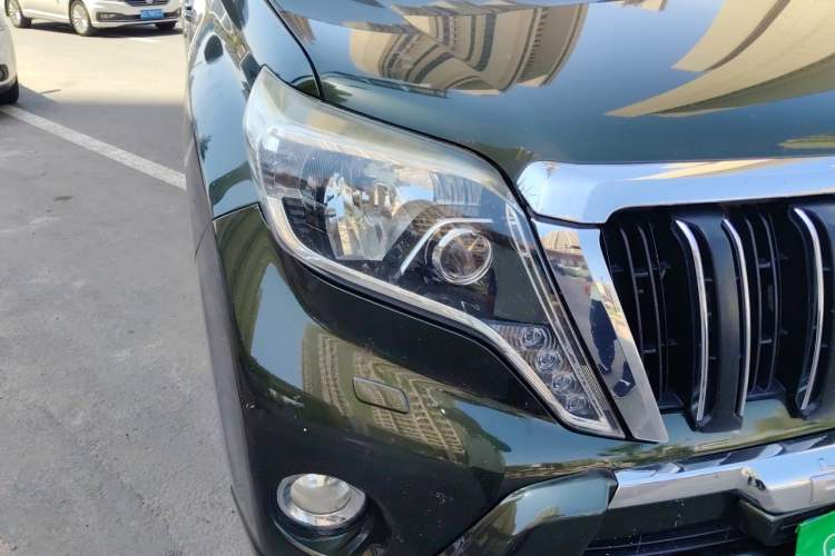 Used Toyota Prado  Right Front Headlight