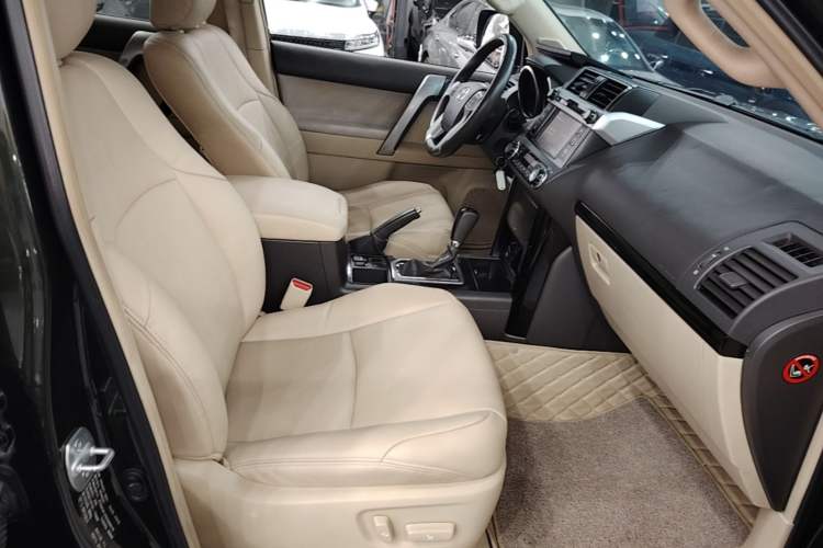 Used Toyota Prado 2014 2.7L Middle East Version Parallel Import Right Front Seat