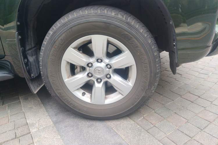 Used Toyota Prado 2014 2.7L Automatic Standard Edition Right Front Wheel Hub