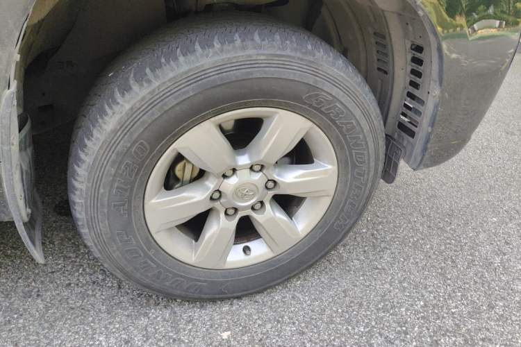 Used Toyota Prado 2014 4.0L Automatic TX Right Front Wheel Hub