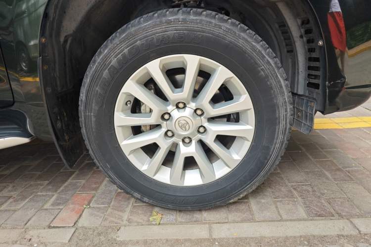 Used Toyota Prado 2014 4.0L Automatic VX NAVI Right Front Wheel Hub