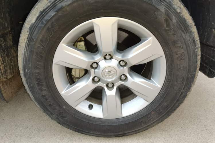 Used Toyota Prado  Right Front Wheel Hub