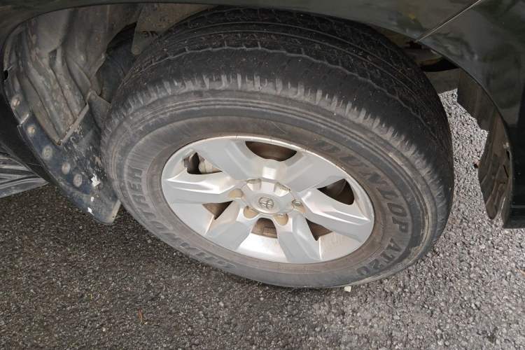 Used Toyota Prado 2014 2.7L Automatic Standard Edition Right Front Wheel Hub