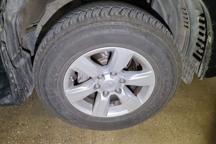 Used Toyota Prado 2014 2.7L Middle East Version Parallel Import Right Front Wheel Hub