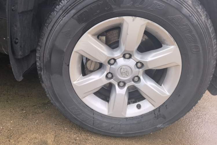 Used Toyota Prado 2014 2.7L Automatic Standard Edition Right Front Wheel Hub
