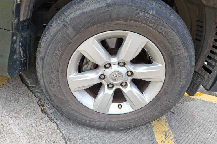Used Toyota Prado 2014 2.7L Middle East Version Parallel Import Right Front Wheel Hub