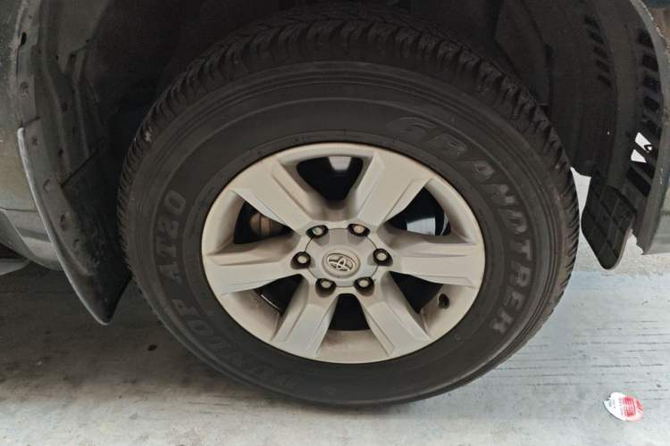 Used Toyota Prado 2014 2.7L Automatic Standard Edition Right Front Wheel Hub