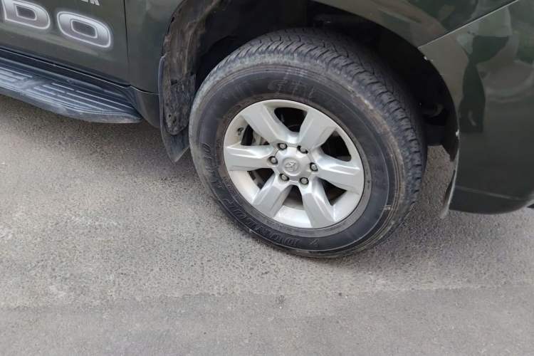Used Toyota Prado  Right Front Wheel Hub