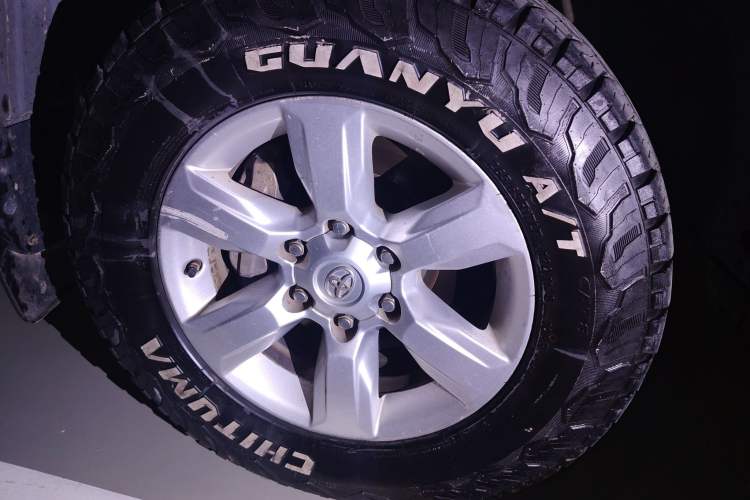 Used Toyota Prado 2014 4.0L Automatic TX-L Right Front Wheel Hub