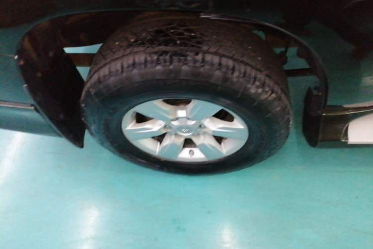 Used Toyota Prado 2014 2.7L Automatic Standard Edition Right Rear Wheel Hub