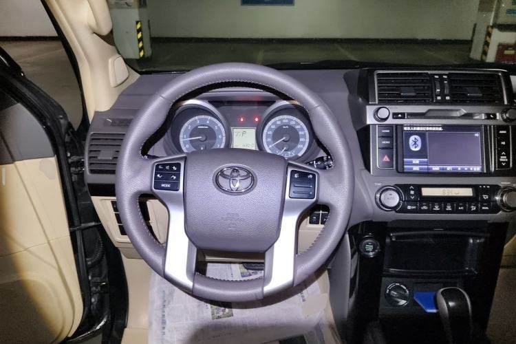Used Toyota Prado 2014 2.7L Automatic Standard Edition Steering Wheel