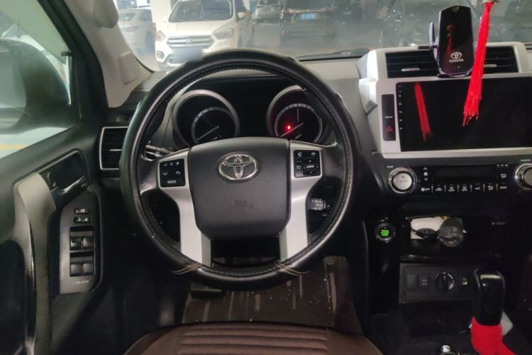 Used Toyota Prado 2014 4.0L Automatic TX-L Steering Wheel