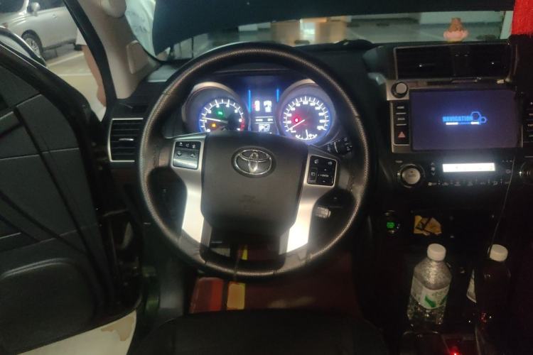Used Toyota Prado 2014 4.0L Automatic TX-L Steering Wheel