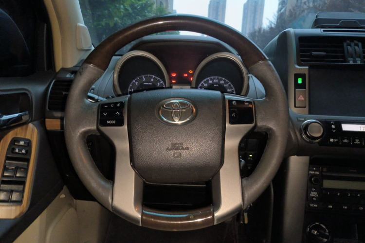 Used Toyota Prado 2014 2.7L Automatic Luxury Edition Steering Wheel