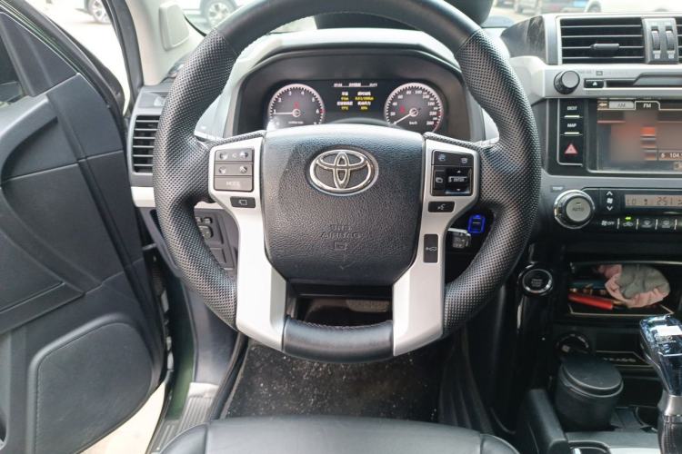 Used Toyota Prado 2014 2.7L Automatic Luxury Edition Steering Wheel