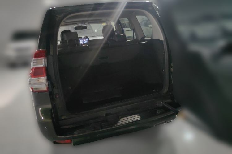 Used Toyota Prado 2014 2.7L Automatic Standard Edition Trunk