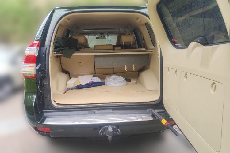 Used Toyota Prado 2014 2.7L Automatic Standard Edition Trunk