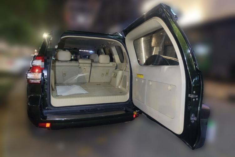 Used Toyota Prado 2014 2.7L Middle East Version Parallel Import Trunk