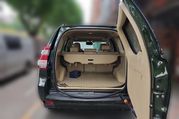 Used Toyota Prado 2014 2.7L Automatic Standard Edition Trunk