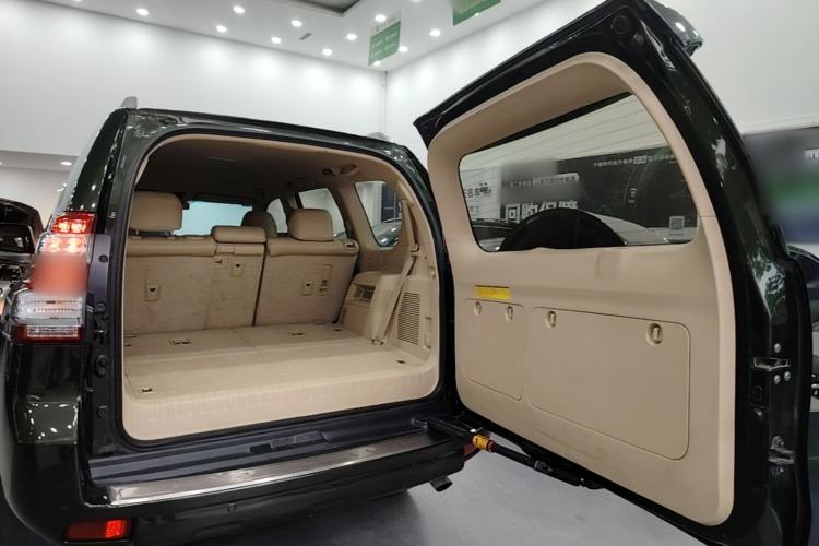 Used Toyota Prado 2014 2.7L Middle East Version Parallel Import Trunk