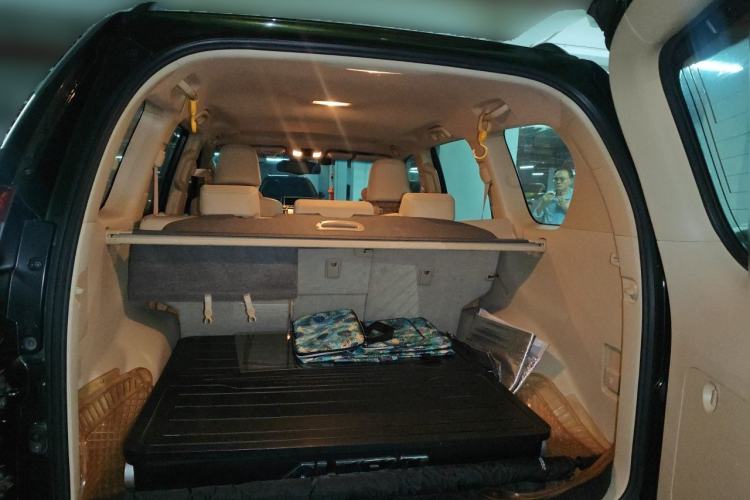 Used Toyota Prado 2014 2.7L Automatic Standard Edition Trunk