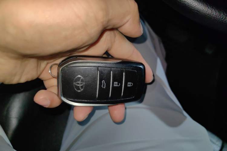 Used Toyota Prado 2014 2.7L Automatic Standard Edition Vehicle Key