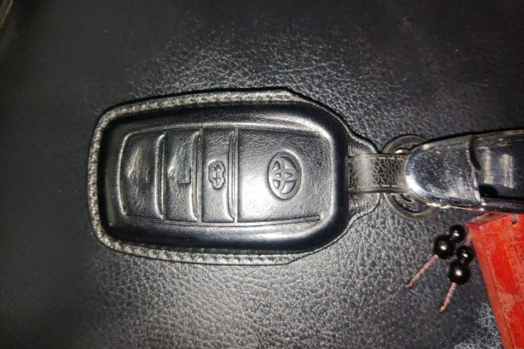 Used Toyota Prado 2014 4.0L Automatic TX-L Vehicle Key