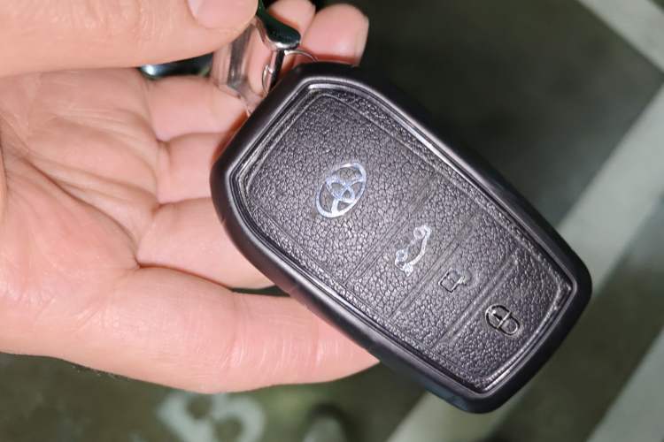 Used Toyota Prado 2014 2.7L Middle East Version Parallel Import Vehicle Key