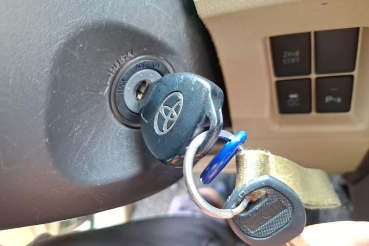Used Toyota Prado 2014 2.7L Middle East Version Parallel Import Vehicle Key