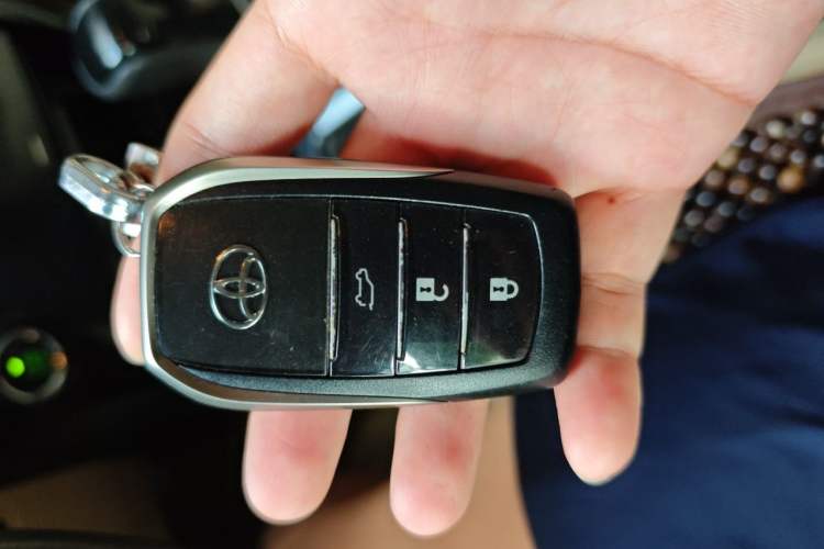 Used Toyota Prado 2014 2.7L Automatic Standard Edition Vehicle Key
