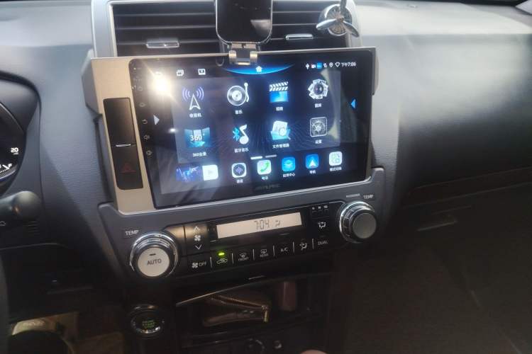 Used Toyota Prado 2014 4.0L Automatic TX-L Audio And AC Panel