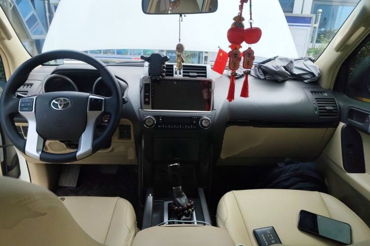 Used Toyota Prado 2014 2700 TX 7-Seater Middle East Version Center Console