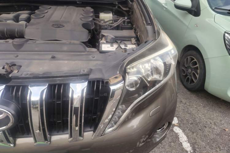 Used Toyota Prado 2014 4.0L Automatic TX-L Engine Bay Left