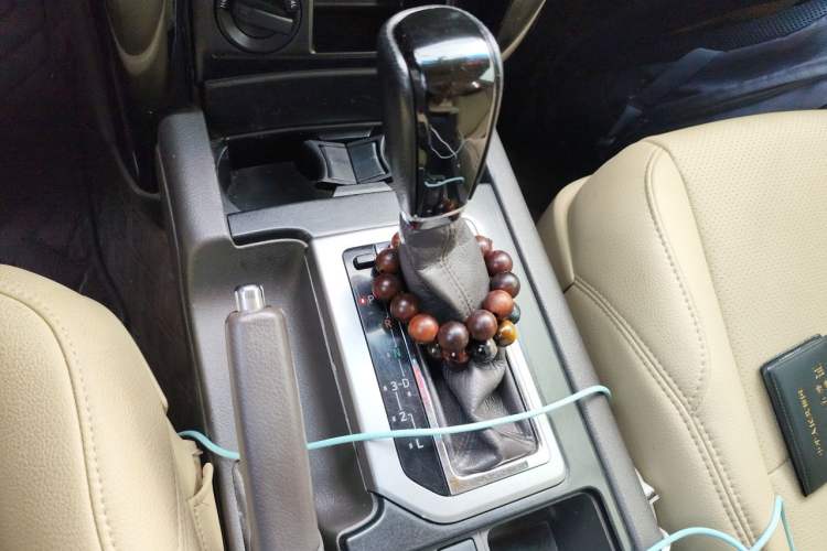 Used Toyota Prado 2014 2700 TX 7-Seater Middle East Version Gear Lever